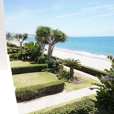 View Playa Del Moral * エステポナ